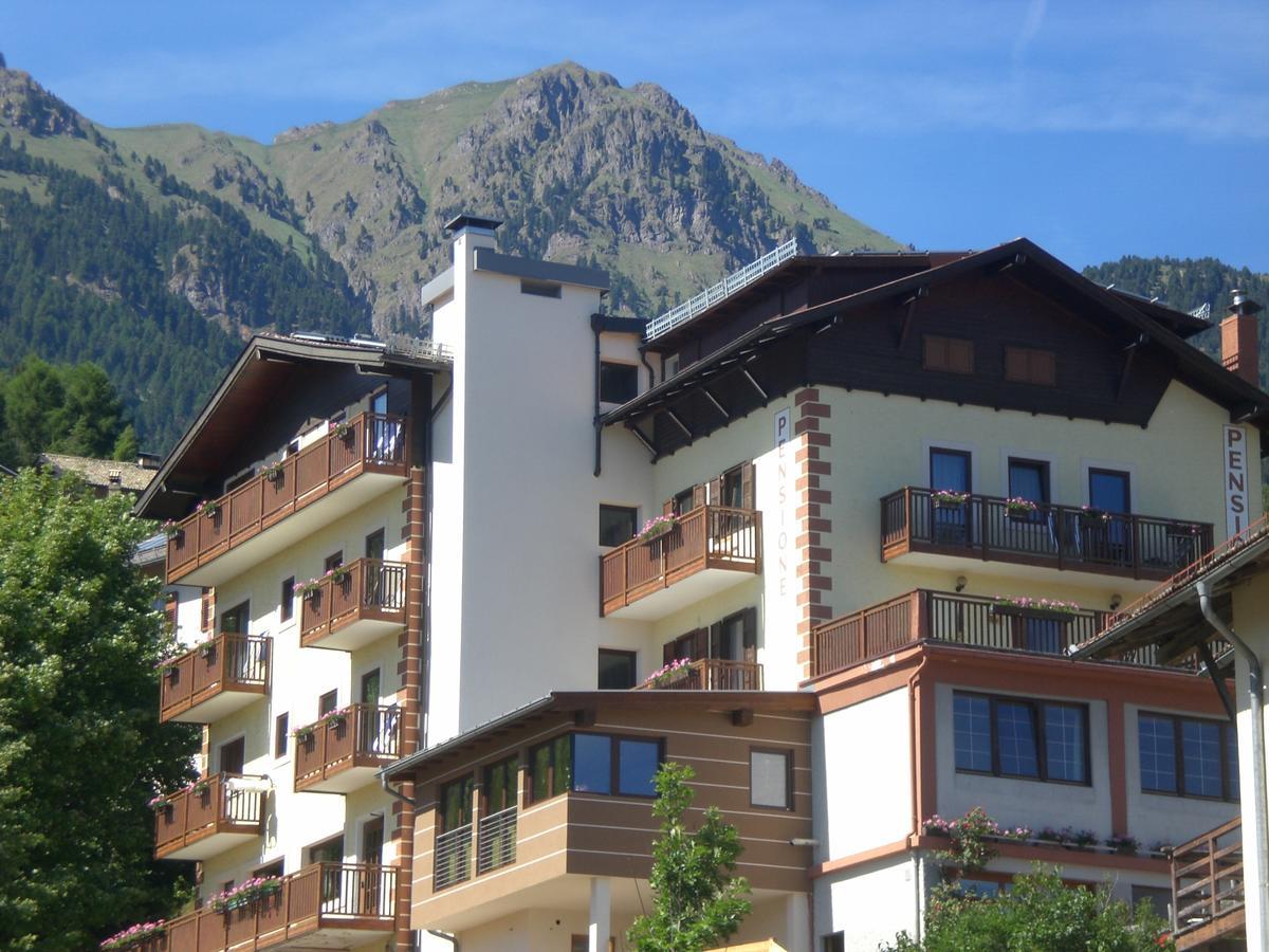 Albergo Pensione Serenetta Varena Exterior photo