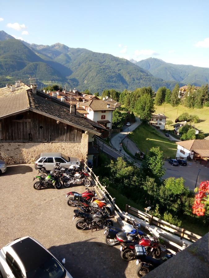 Albergo Pensione Serenetta Varena Exterior photo